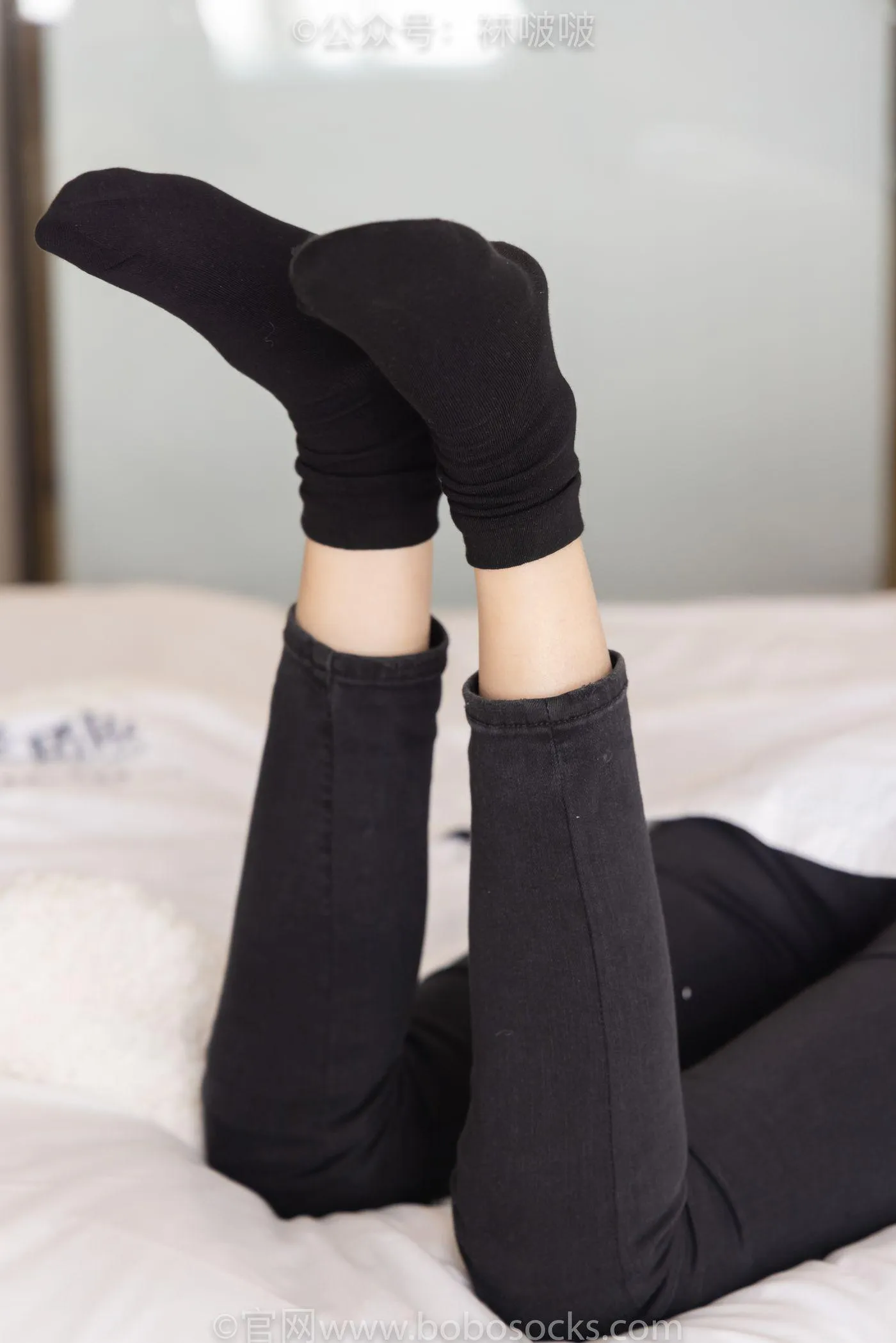 [BoBoSocks袜啵啵]NO.055 稚予-斯凯奇运动鞋、白棉袜、黑棉袜 [139P]插图4